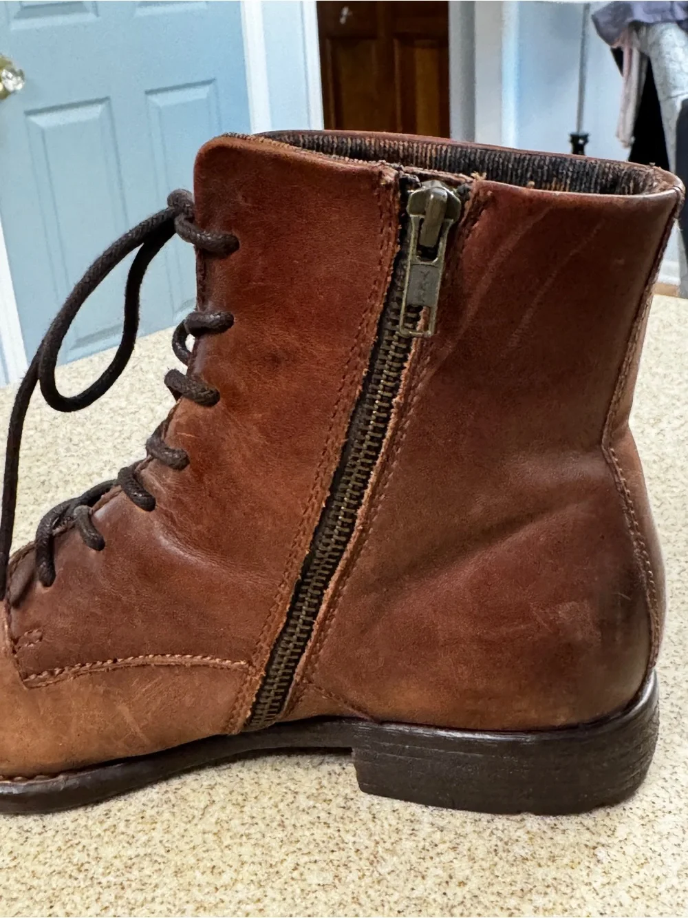 Born Betsey Dark Brown Leather Ankle Boots 8.5 Lace Up Zip